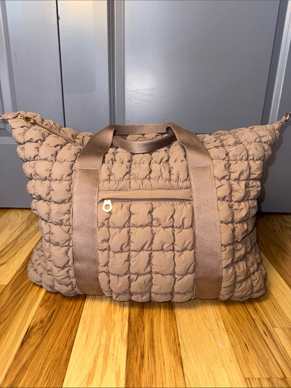 Universal Thread Quilted Knit Tote Bag | Taupe | Oversized Shoulder Bag - Picture 14 of 14